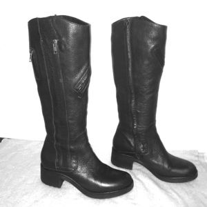 SALE🔥 Vera Wang Lavender  “Evan”$495 A+ Moto boot